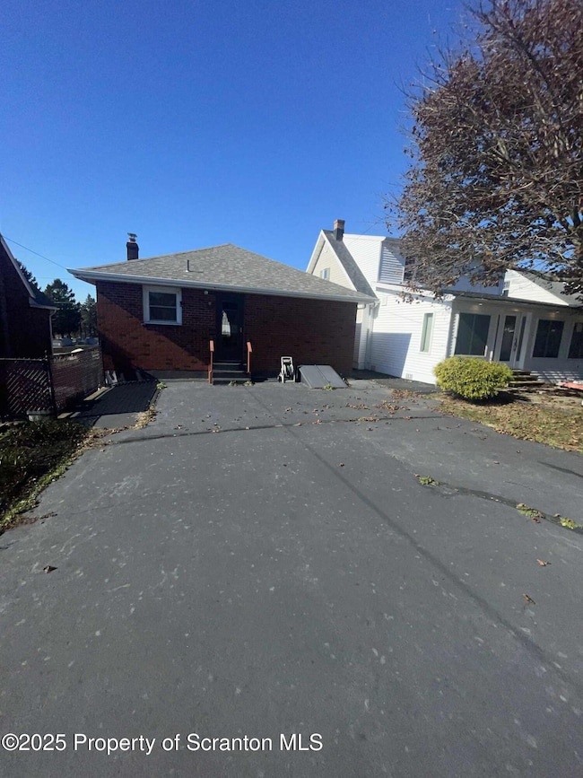 677 Harrison St, Hazleton, PA 18201 - photo 2