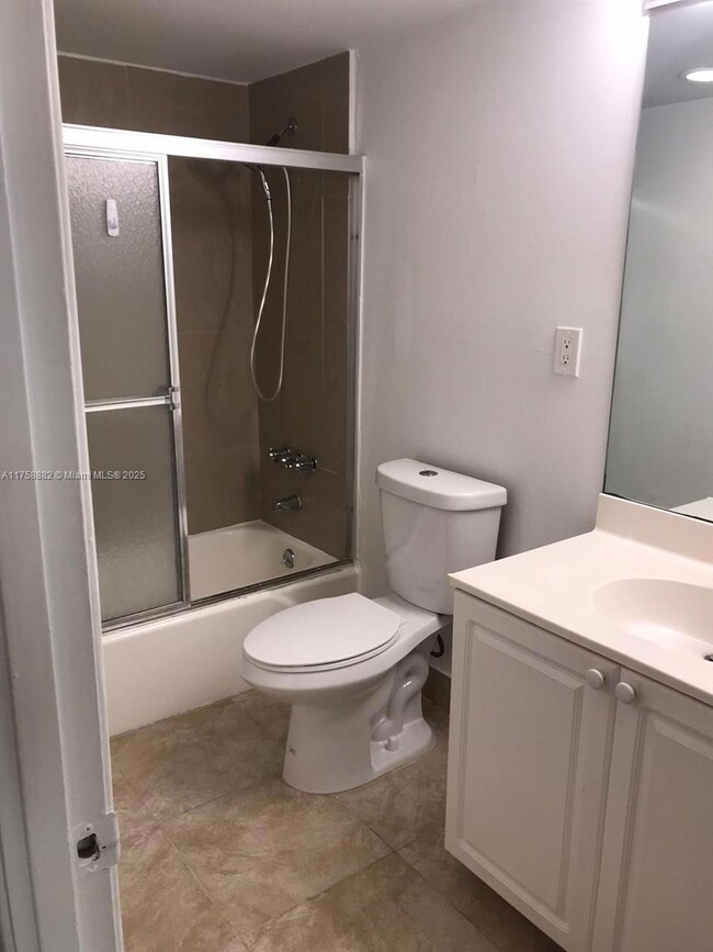 Oceanview Building B unit 1018, Sunny Isles Beach, FL 33160 - photo 4