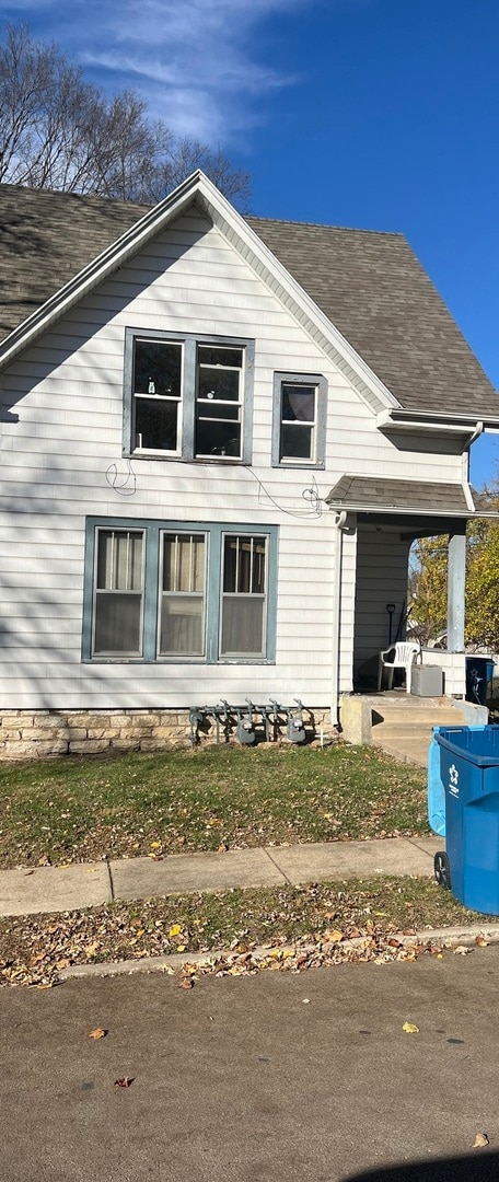 913 W 4th St, Dixon, IL 61021 - photo 3