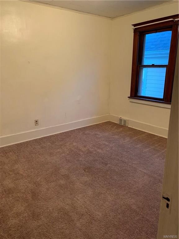 1424 Walnut Ave unit Upper, Niagara Falls, NY 14301 - photo 3