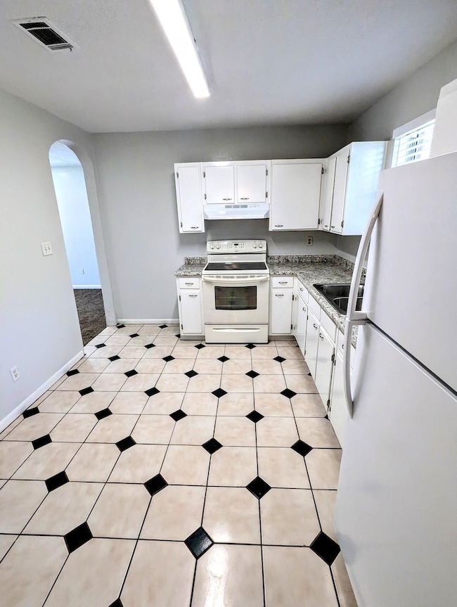 2301 Belle Vue Way, Tallahassee, FL 32304 - photo 2