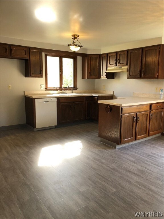 929 Remington Dr, North Tonawanda, NY 14120 - photo 2