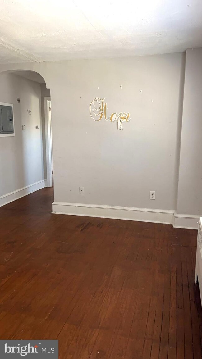 300 N Macdade Blvd unit 2, Darby, PA 19023 - photo 3