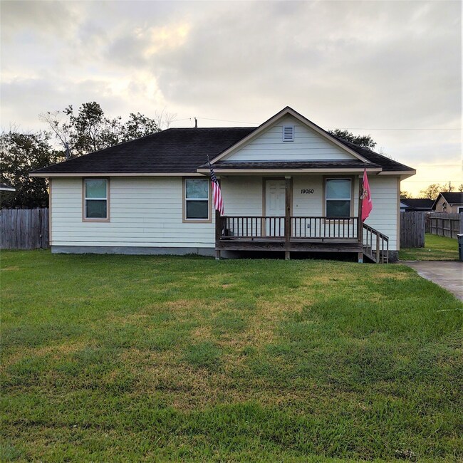 19050 County Road 669e, Alvin, TX 77511 - photo 2
