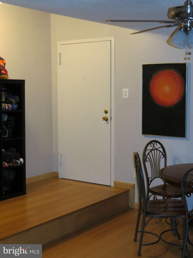 15615 Dorset Rd unit 101, Laurel, MD 20707 - photo 2