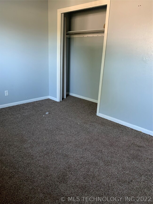 Four nice sized bedrooms w/dbl closets