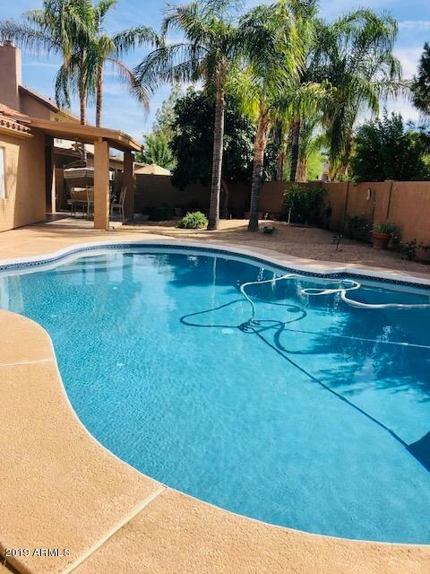 NEW RESURFACED POOL PEBBLE TECH