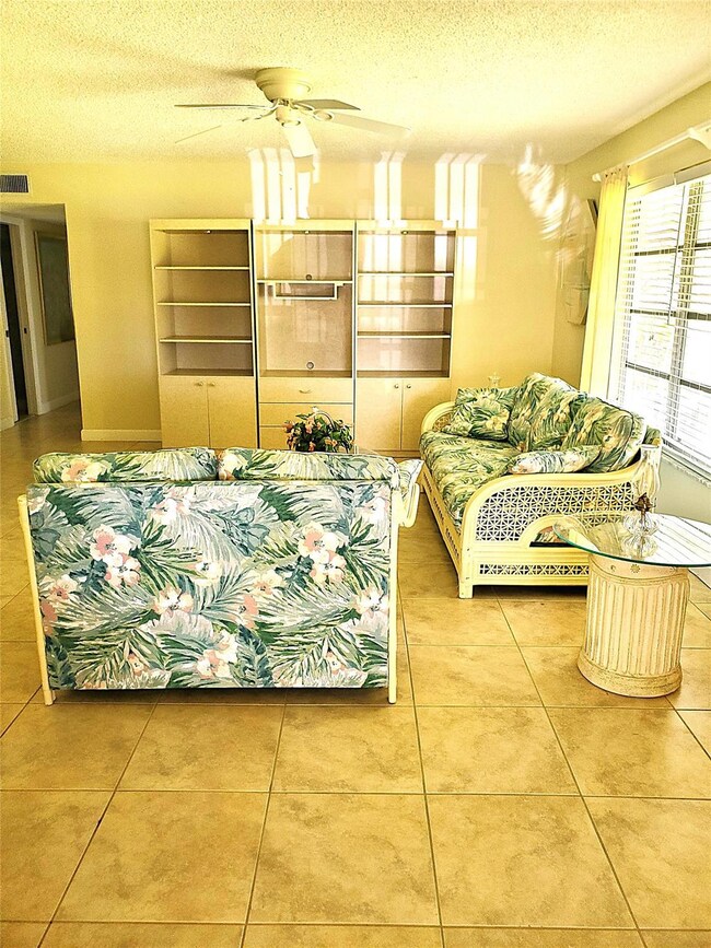 1152 Circle Dr unit D, Delray Beach, FL 33445 - photo 6