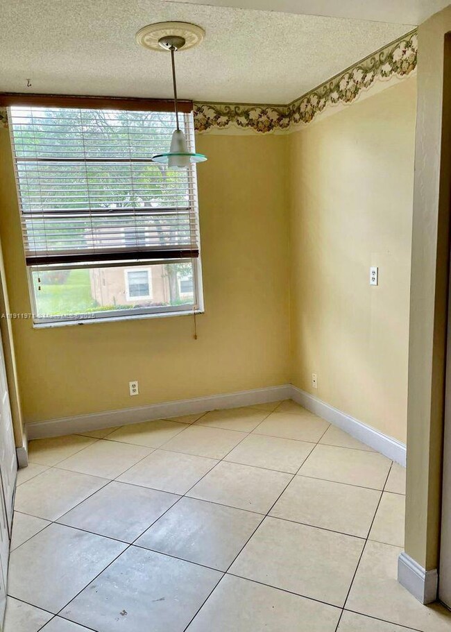 1040 NW 80th Ave unit 2058, Margate, FL 33063 - photo 2