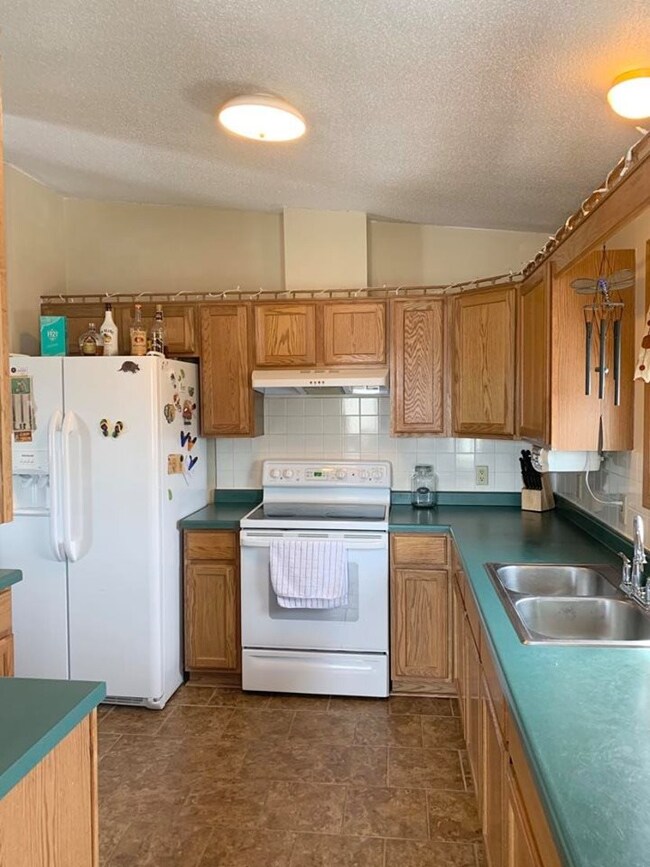 105 Jentz Dr, Potosi, WI 53820 - photo 3