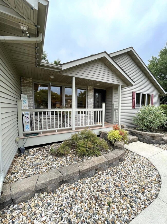 1622 Keystone Dr, Albert Lea, MN 56007 - photo 4