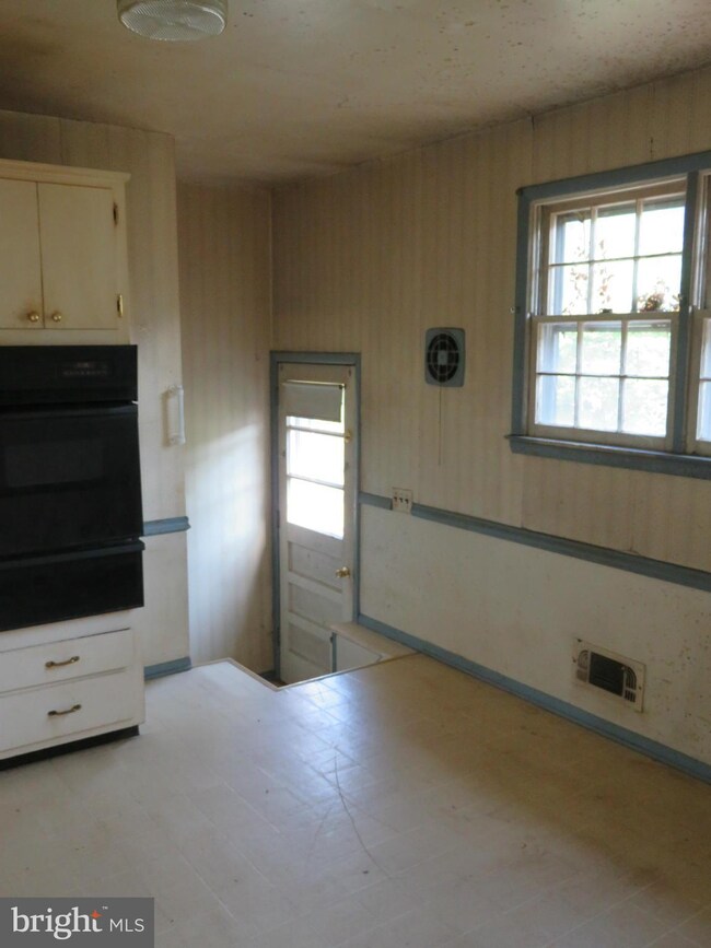 1034 Marleigh Cir, Towson, MD 21204 - photo 5