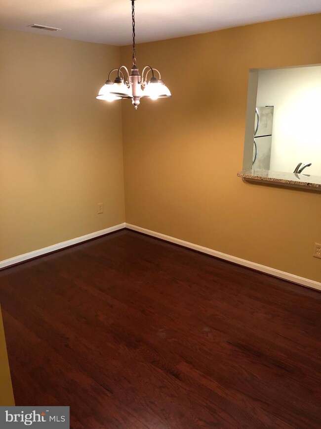 4 Tyler Falls Ct unit H, Baltimore, MD 21209 - photo 3