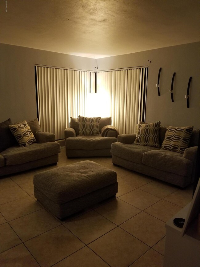 1043 Myrtle Ln, Cocoa, FL 32922 - photo 4