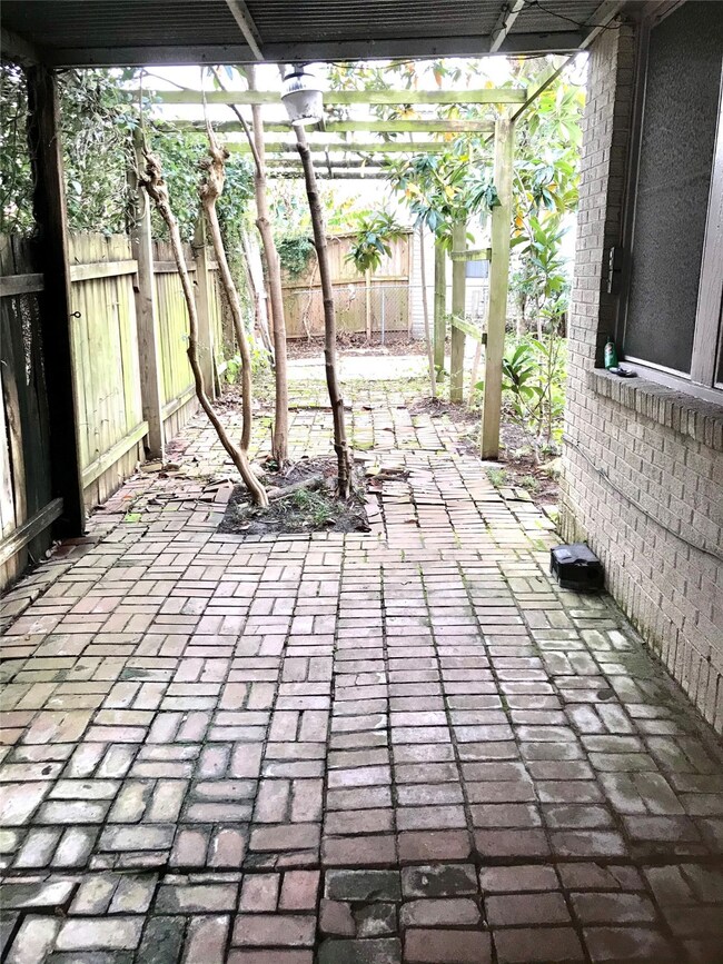 1623 W Main St, Houston, TX 77006 - photo 7