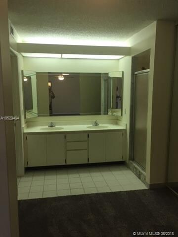 Master Bath/Dressing Area