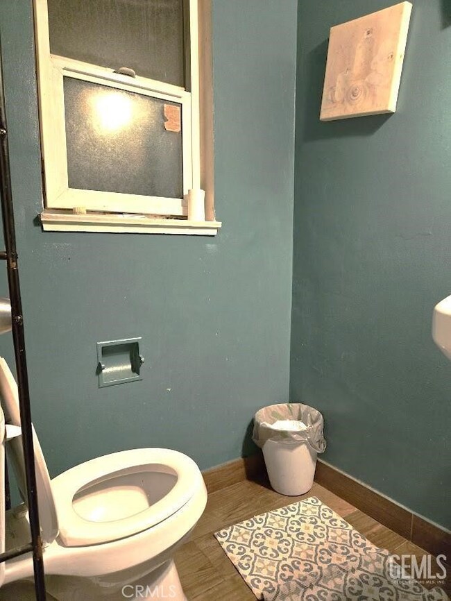 2217 Fairfax Rd, Bakersfield, CA 93306 - photo 7