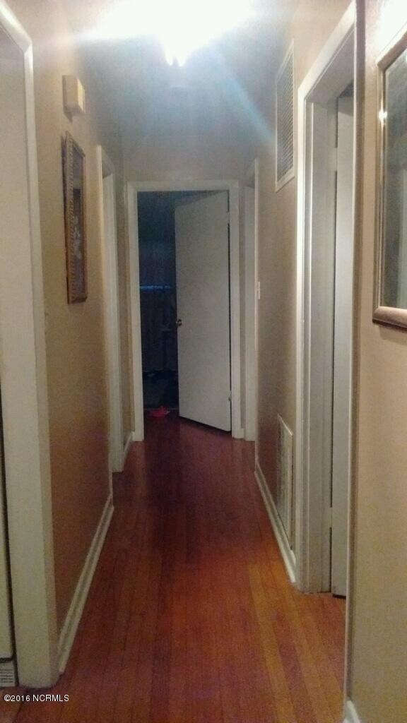 111 Brookdale Plaza, Jacksonville, NC 28546 - photo 4