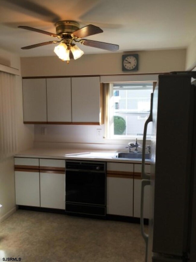 9 Crestmont Dr, Somers Point, NJ 08244 - photo 5