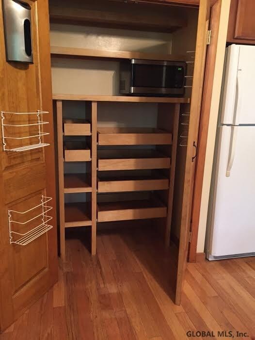 27 Mapleridge Ave unit left, Albany, NY 12209 - photo 5