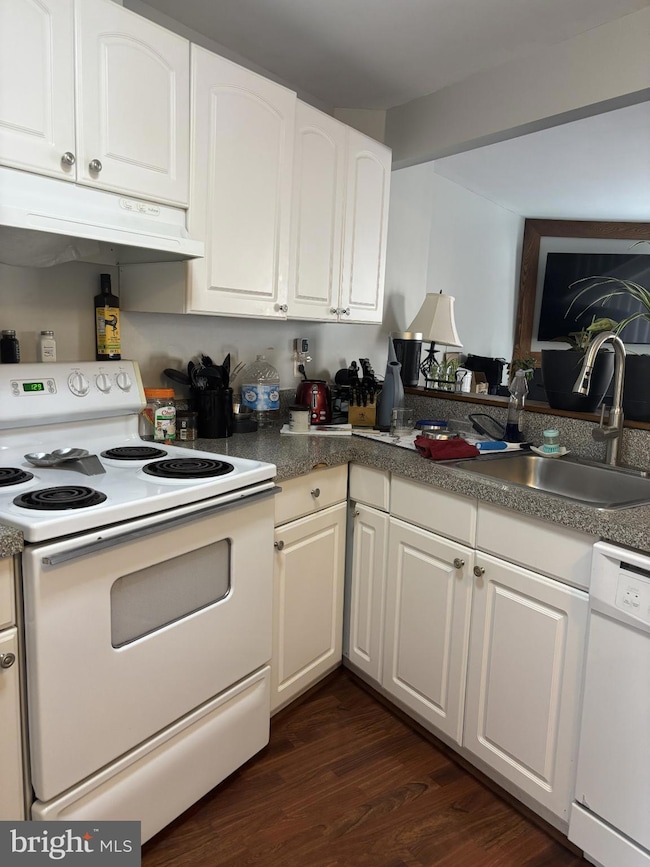 11186 Silentwood Ln, Reston, VA 20191 - photo 3