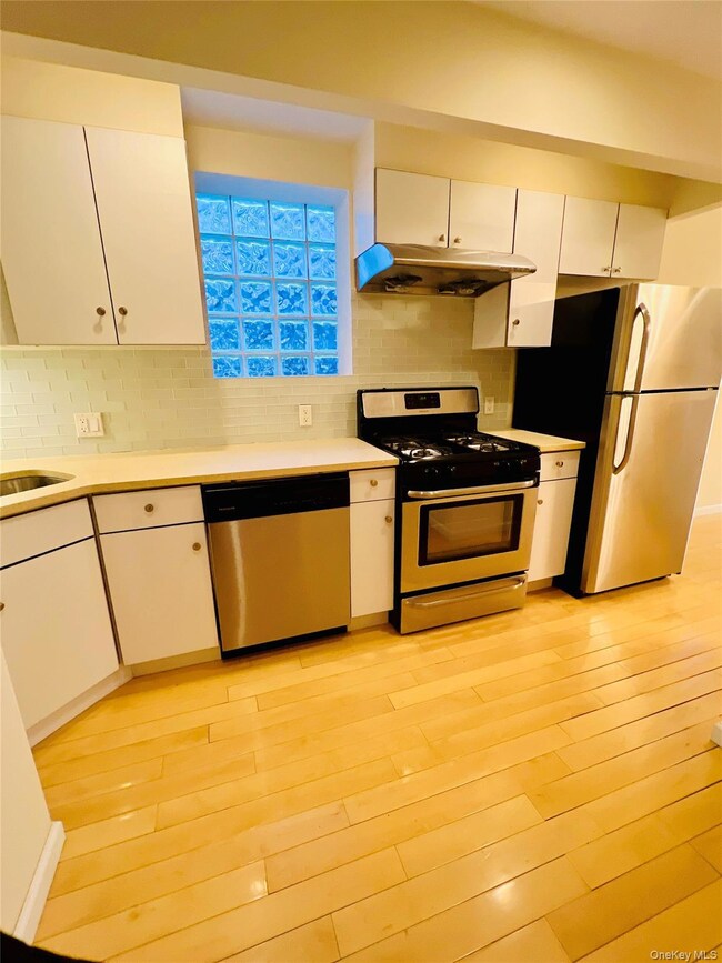 143-28 41st Ave unit 6, Flushing, NY 11355 - photo 2