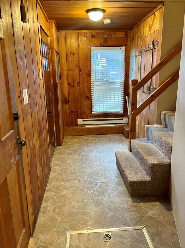 370 Lake St unit 2nd Floor, Unit 2, Bristol, NH 03222 - photo 5