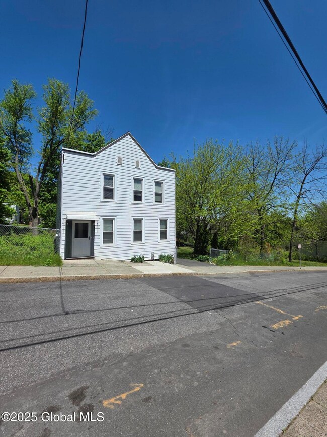 21 Liebel St, Albany, NY 12202 - photo 2