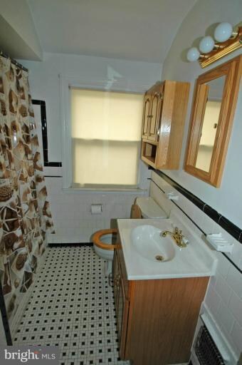 1569 Stonewood Rd, Baltimore, MD 21239 - photo 7