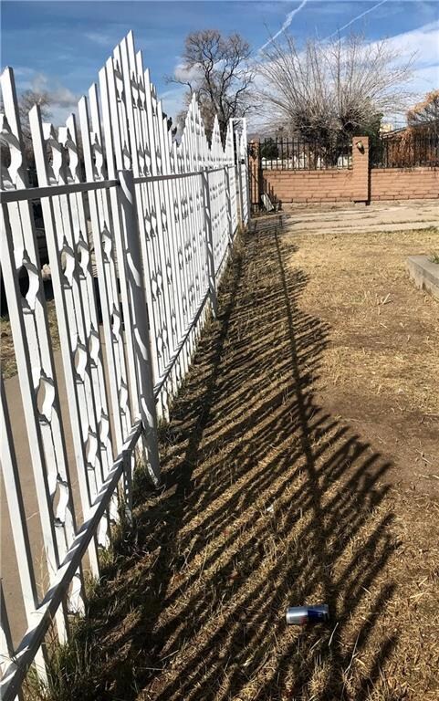 7611 Parral Dr, El Paso, TX 79915 - photo 3