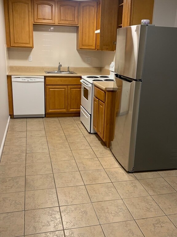 39 Pleasant St unit B11, Northborough, MA 01532 - photo 4