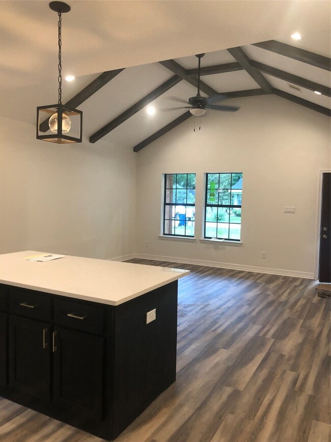 510 Malone St, Tomball, TX 77375 - photo 4