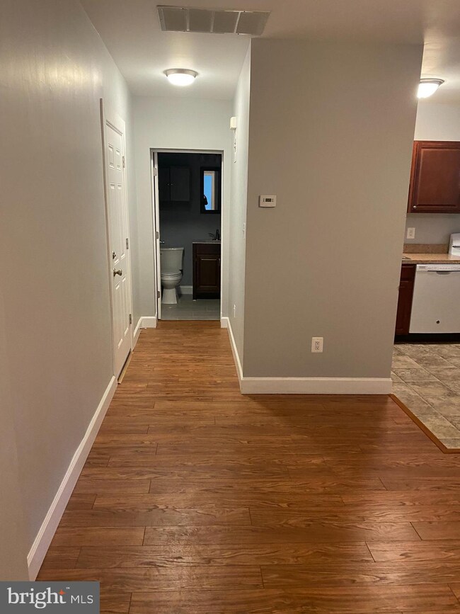 22 Bloomsbury Ave unit B, Baltimore, MD 21228 - photo 2