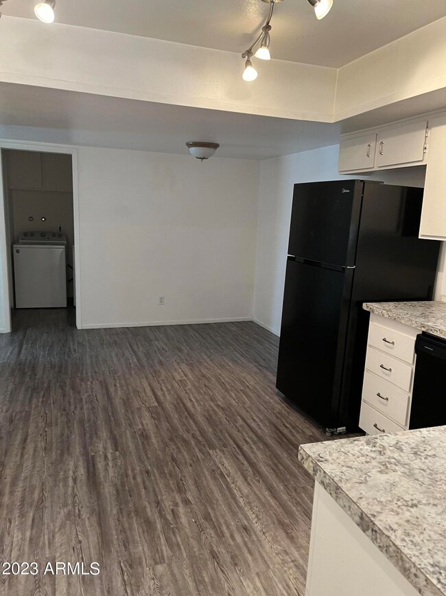 615 E Carson Dr, Tempe, AZ 85282 - photo 5