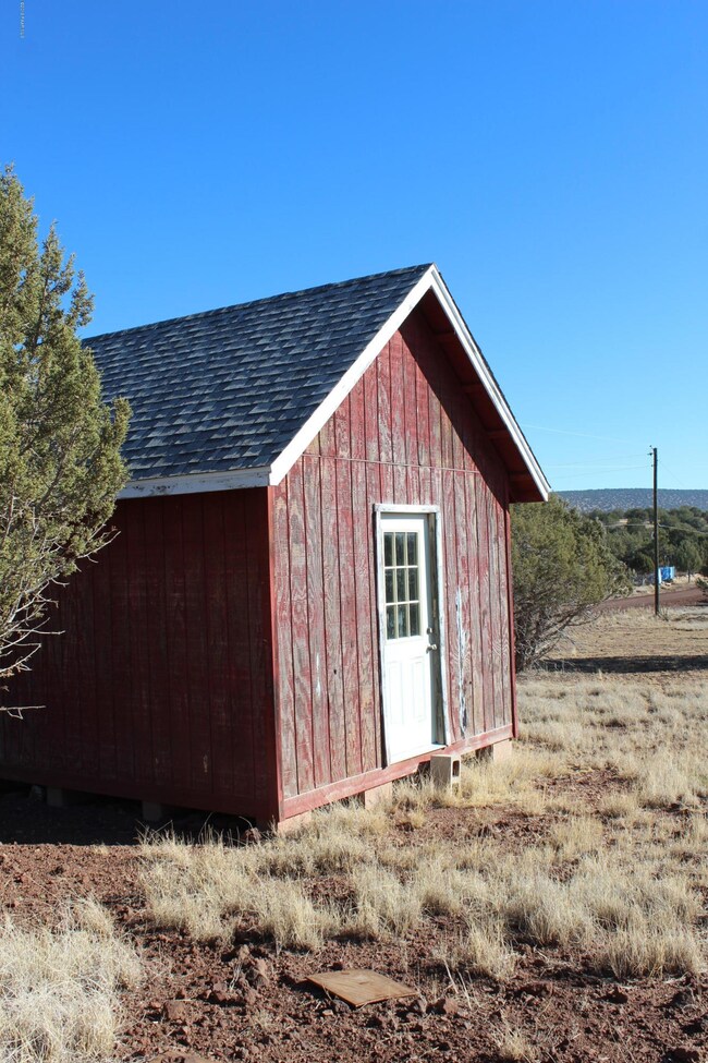 636 W Edgewood Rd, Ash Fork, AZ 86320 - photo 5