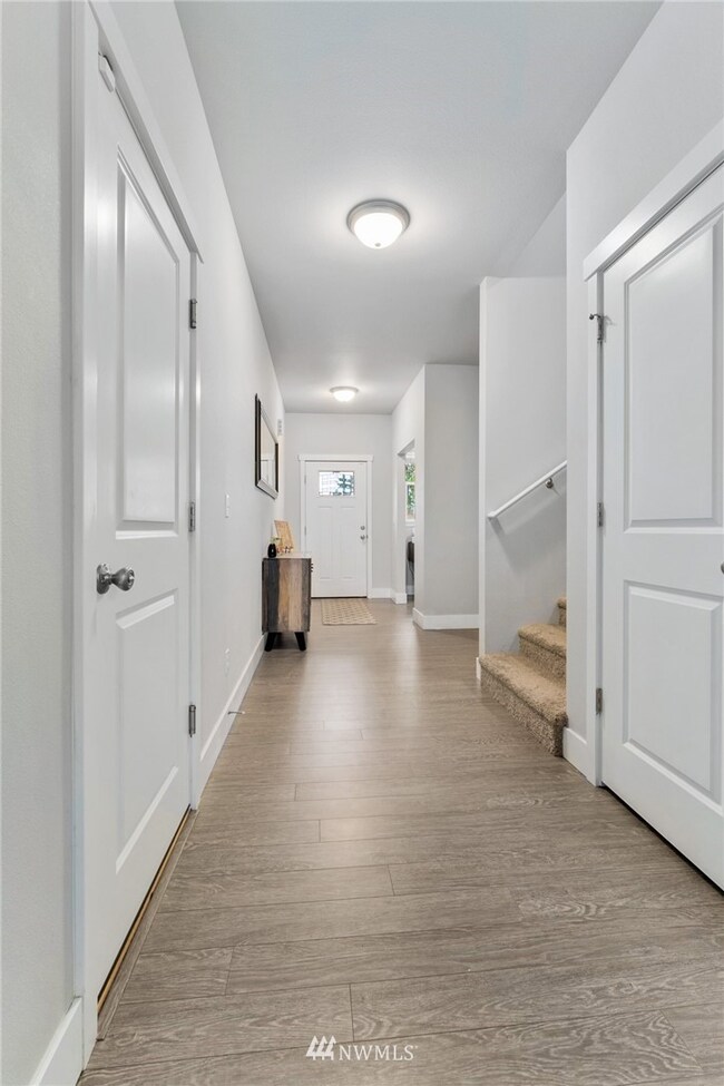 9423 Prairie Wind St SE, Yelm, WA 98597 - photo 2