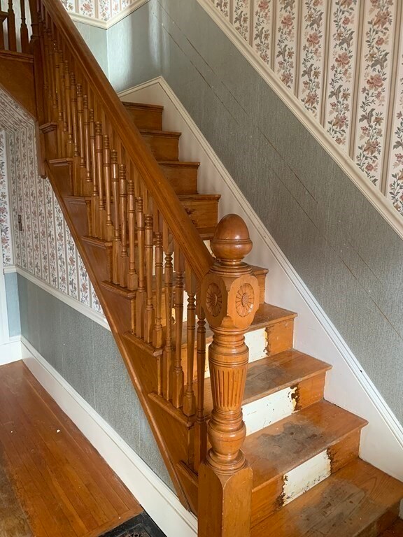 22 Garfield Ave, Medford, MA 02155 - photo 5