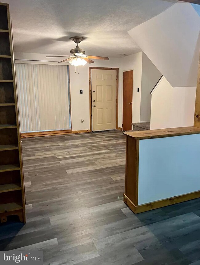 100 E Glenolden Ave unit U6, Glenolden, PA 19036 - photo 4