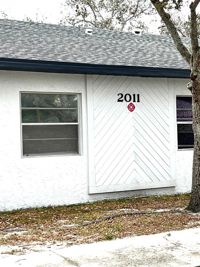 2011 Oleander Blvd unit A, Fort Pierce, FL 34950 - photo 2