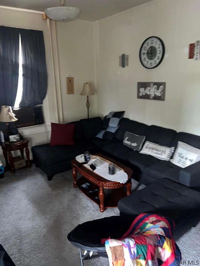 652 Living Room