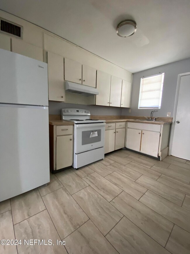 1130 Woodruff Ave unit 4, Jacksonville, FL 32205 - photo 7