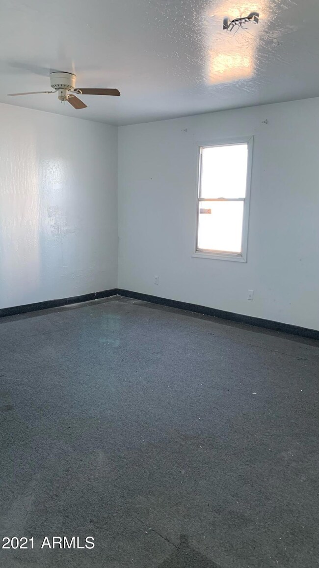 Interior 4