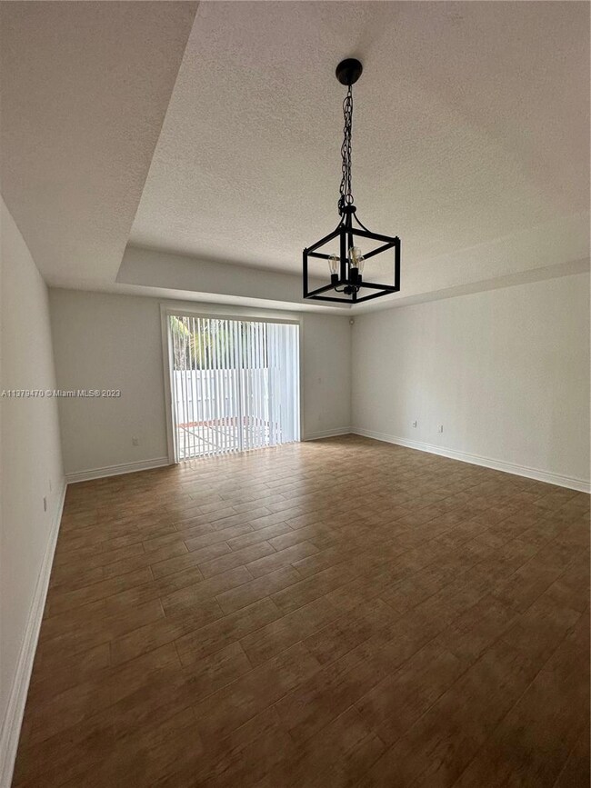 10945 NW 43rd Ln, Doral, FL 33178 - photo 3