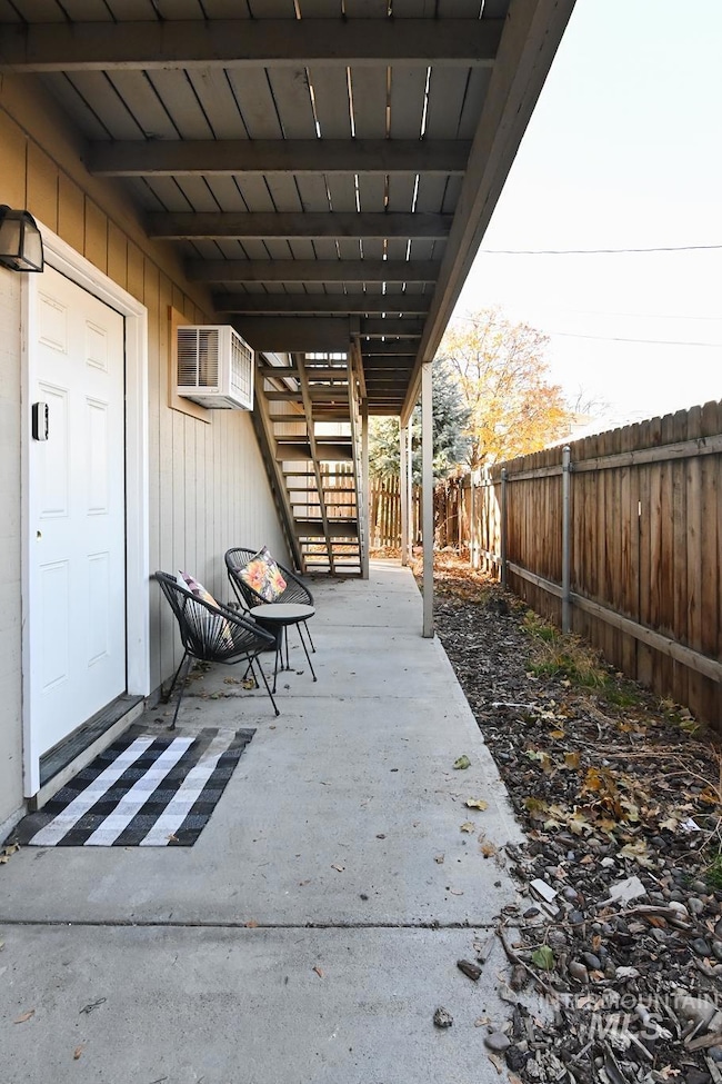 1711 1st St S unit 3, Nampa, ID 83651 - photo 2