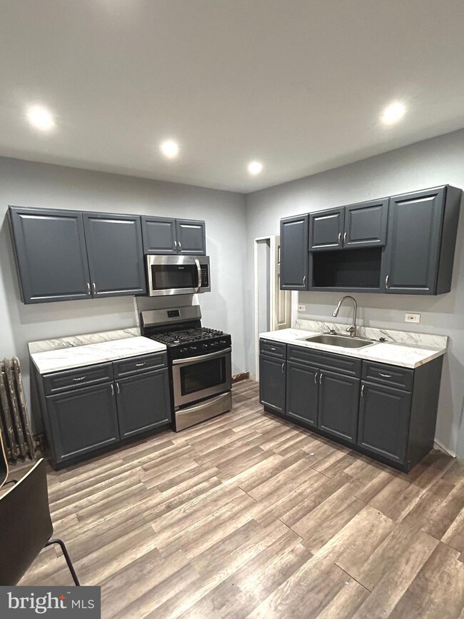 5226 W Berks St unit 2, Philadelphia, PA 19131 - photo 3