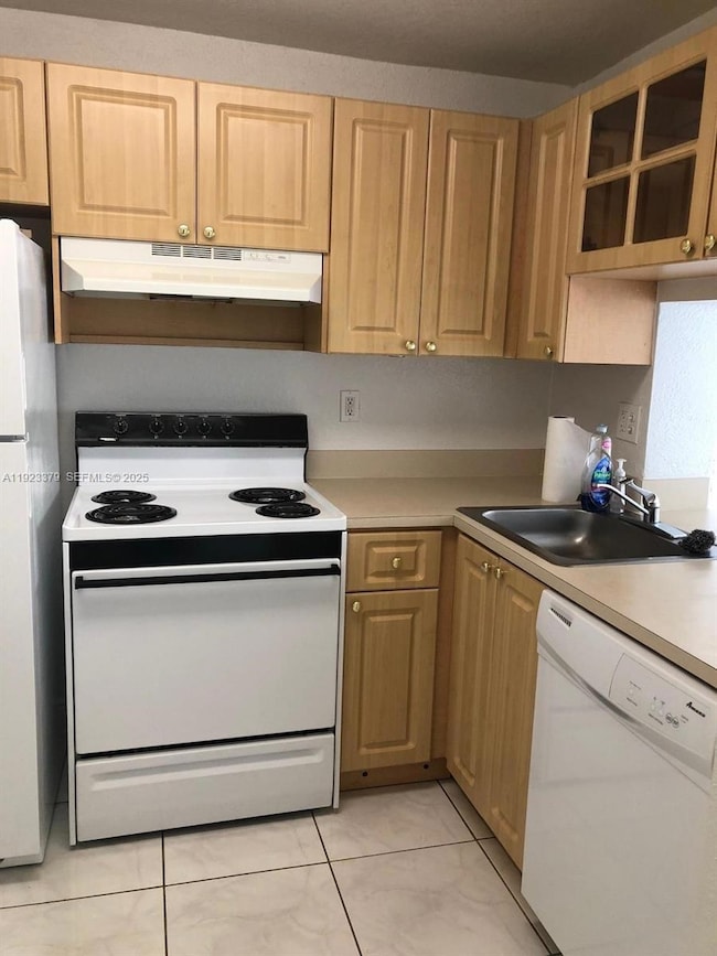 9360 Fontainebleau Blvd unit D308, Miami, FL 33172 - photo 2