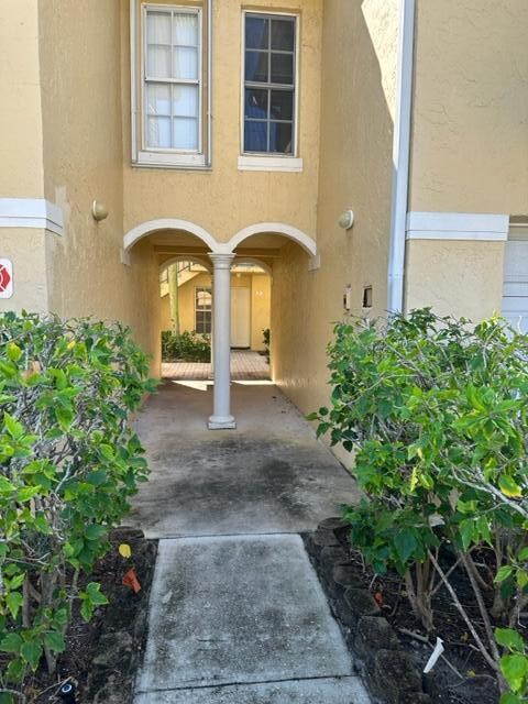 1110 Lake Shore Dr unit 103, West Palm Beach, FL 33403 - photo 4