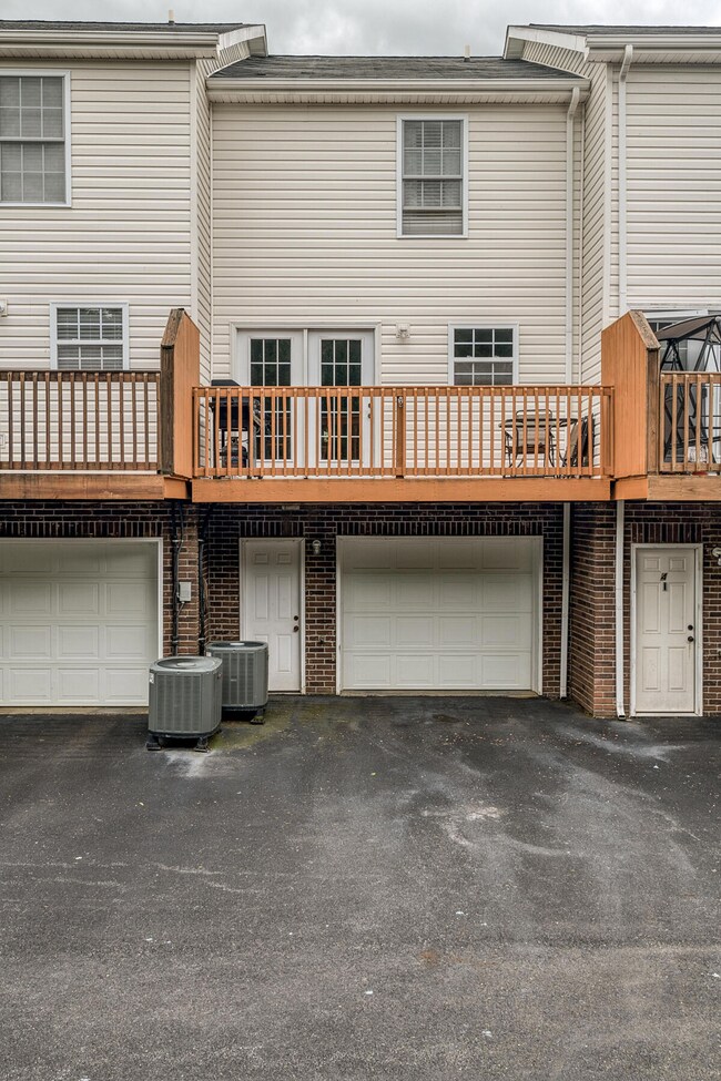 225 Amanda Ln Unit 5 2