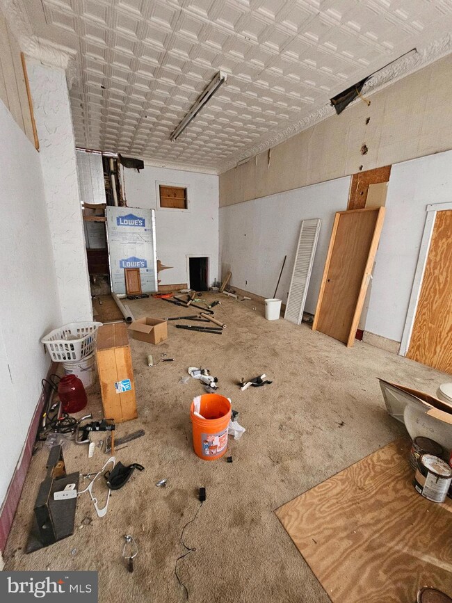 318 W Centre St, Shenandoah, PA 17976 - photo 4