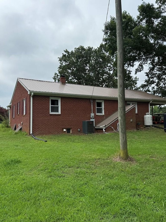 9891 Baskerville Rd, Baskerville, VA 23915 - photo 5